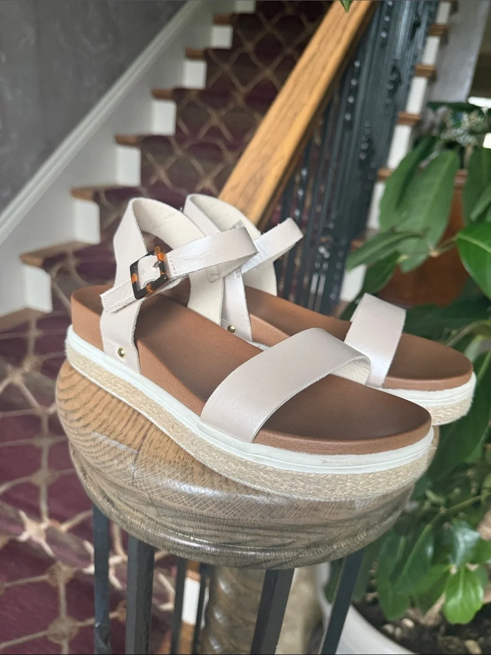 MIA JENISE girls sandal size 4 medium excellent condition